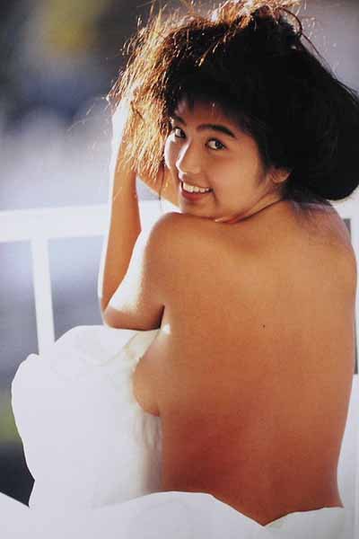 飯島直子のおっぱい乳揉みエロ画像