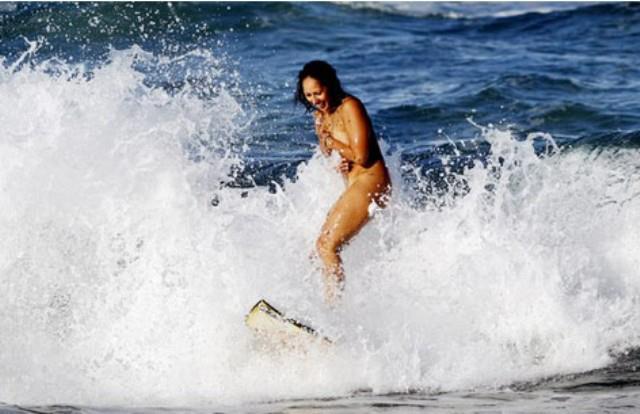 サーフィン全裸の全裸ヌードで露出画像