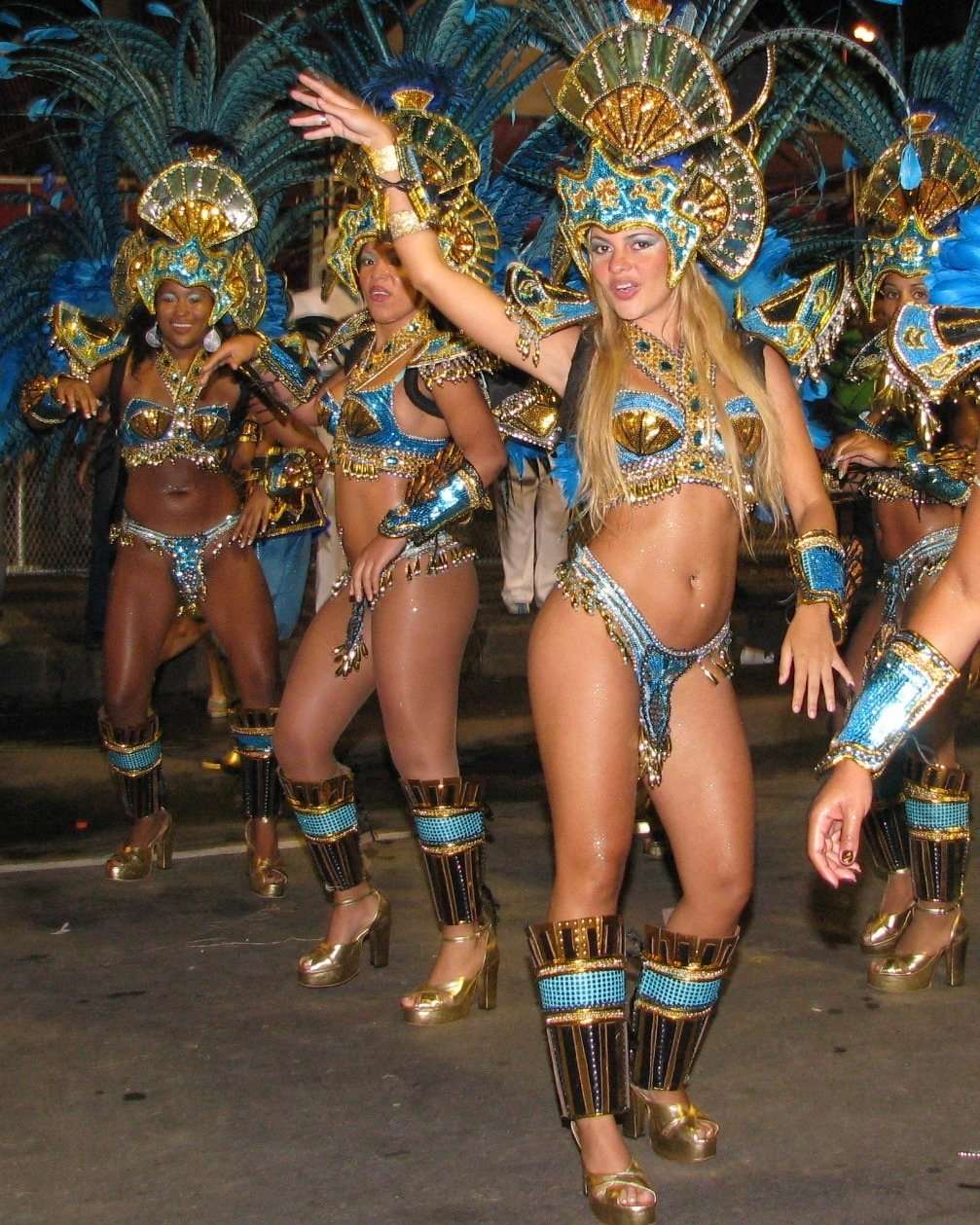 サンバカーニバルのリオのカーニバルおっぱいエロ画像